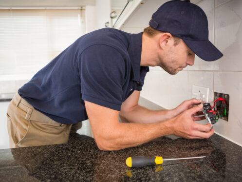 7 Tips to Use When Choosing an Electrical Contractor